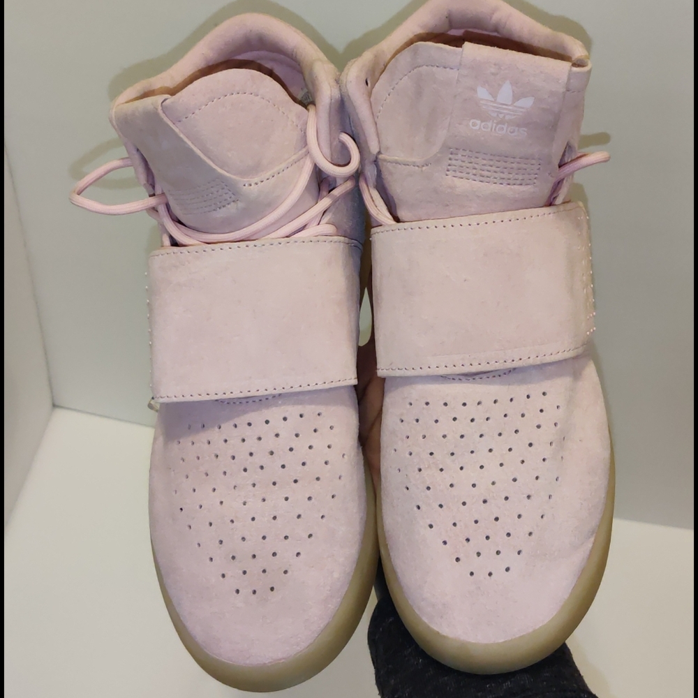 Women's Adidas Tublar Strap Sneakers🌸